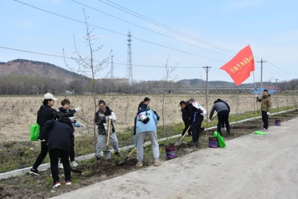 履行植树义务 共建美丽中国 省自然资源厅组织开展植树造林志愿服务暨第56个世界地球日宣传活动